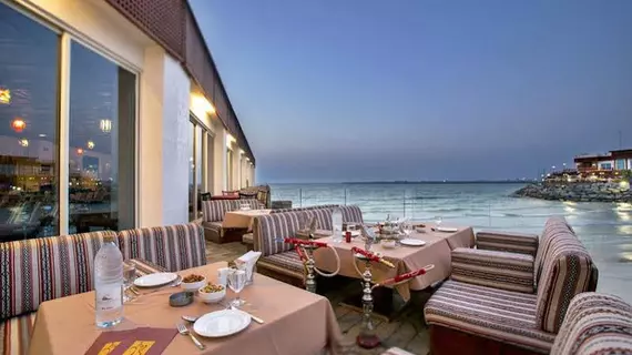 Dubai Marine Beach Resort & Spa | Dubai - Dubai