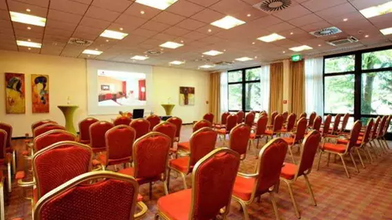 Ramada Hotel Bochum | Kuzey Ren-Westfalia - Essen (ve civarı) - Bochum - Innenstadt