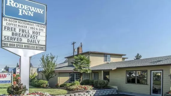 Rodeway Inn Medford | Oregon - Medford (ve civarı) - Medford