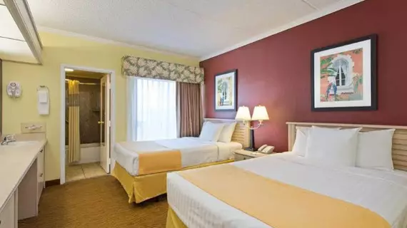 Baymont Inn & Suites Tampa Near Busch Gardens | Florida - Tampa (ve civarı) - Tampa