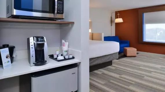 Holiday Inn Express & Suites Farmington Hills - Detroit | Michigan - Detroit (ve civarı) - Farmington Hills