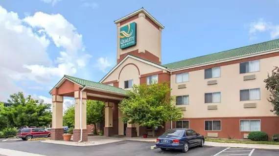 Quality Inn & Suites Lakewood | Kolorado - Denver (ve civarı) - Lakewood