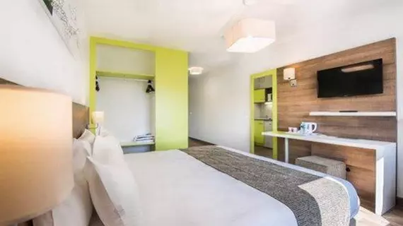 Comfort Suites Universités Grenoble Est | Auvergne-Rhone-Alpes - Isere - Saint-Martin-d'Heres