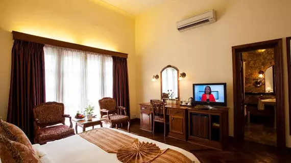 Hotel Majestic Saigon | Binh Duong (vilayet) - Ho Şi Min Şehri (ve civarı) - Ho Chi Minh City - Quận 1 - Bach Dang Nehir Kenarı