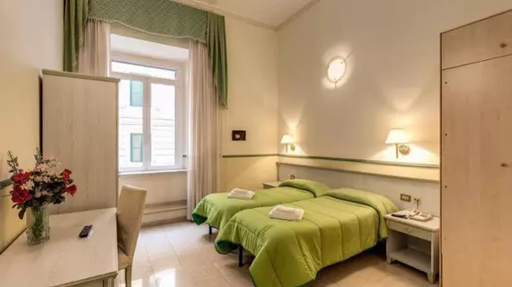 Cambridge Hotel | Lazio - Roma (ve civarı) - Roma Kent Merkezi - Rione XVIII Castro Pretorio