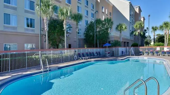 Comfort Inn & Suites Convention Center | Florida - Orlando (ve civarı) - Orlando - Universal Orlando® Tatil ve Eğlence Merkezi