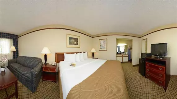 Quality Inn & Suites Near Fort Sam Houston | Teksas - San Antonio (ve civarı) - San Antonio