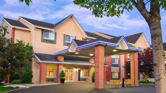 Comfort Inn & Suites Tualatin | Oregon - Portland (ve civarı) - Tualatin