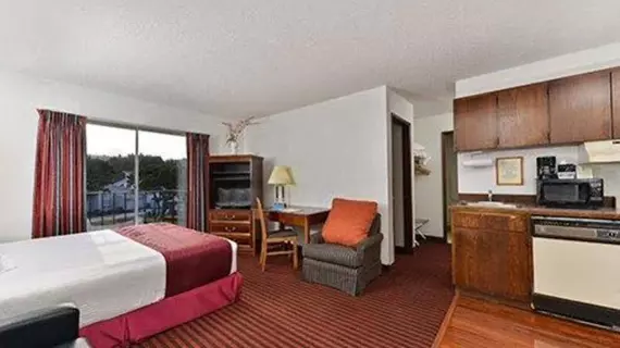 Rodeway Inn & Suites | Oregon - Oregon Coast - Lincoln City