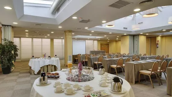 Rafaelhoteles Ventas | Madrid Özerk Topluluğu - Madrid (ve civarı) - Madrid - Concepción