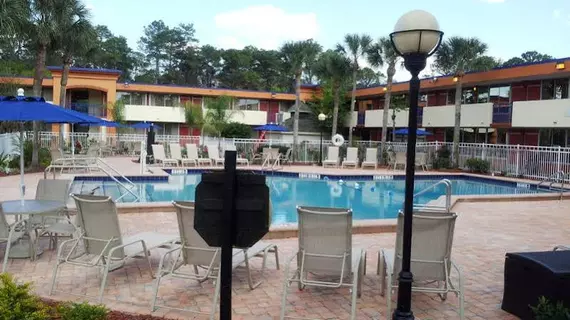 Red Lion Hotel Orlando - Kissimmee Maingate | Florida - Orlando (ve civarı) - Disney's Maingate West