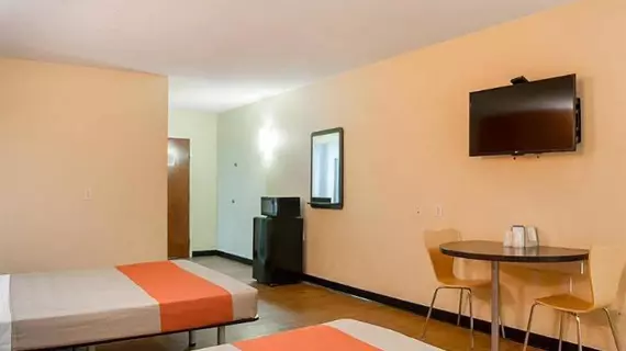 Motel 6 New Orleans - Near Downtown | Louisiana - New Orleans (ve civarı) - New Orleans