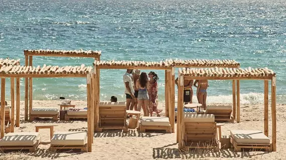 NAXIAN ON THE BEACH | Ege Adaları - Naxos