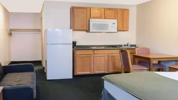 Days Inn Kennewick | Washington - Tri-Cities (ve civarı) - Kennewick