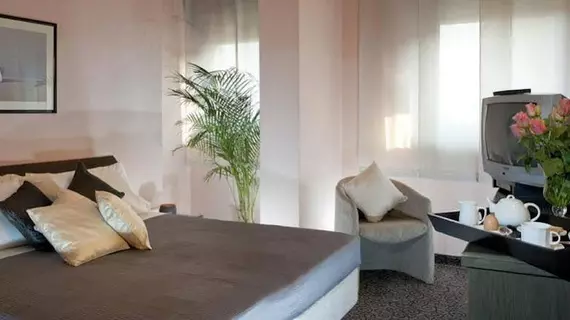 Hotel Comtur | Lombardy - Milano (ve civarı) - Binasco