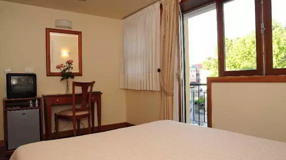 Hotel AJ | Norte - Vila Real Bölgesi - Chaves