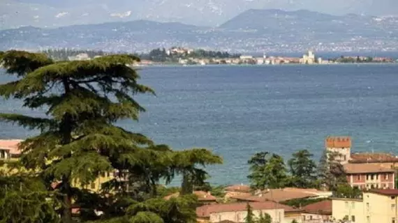 Hotel Desenzano | Lombardy - Brescia (il) - Desenzano del Garda