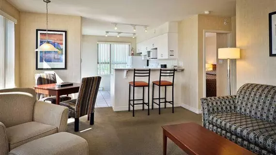 Sandman Suites Surrey - Guildford | Britanya Kolombiyası - Vancouver (ve civarı) - Surrey - Guildford