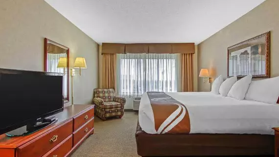 Quality Inn and Suites Emporia | Kansas - Emporia (ve civarı) - Emporia