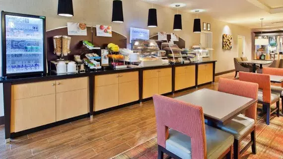 Holiday Inn Express Hotel & Suites Huntsville West - Research Park | Alabama - Huntsville (ve civarı) - Huntsville