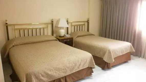 Garden Plaza Hotel and Suites | Rizal - Manila (ve civarı) - Manila - Ermita Night District - Ermita