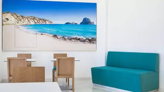 Apartamentos Globales Montemar | Balearic Adaları - İbiza Adası - Santa Eulalia del Rio - Cala Llonga