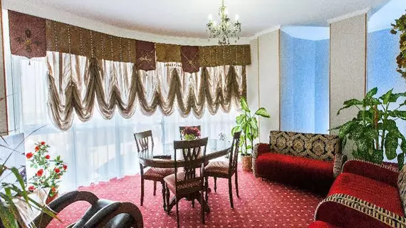 Grand Hotel Uyut | Krasnodar Krayı - Krasnodar