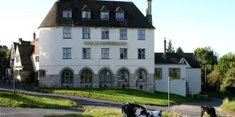 The Bear Of Rodborough Hotel