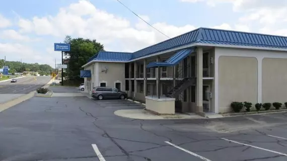 Rodeway Inn & Suites Fort Jackson | Güney Karolayna - Columbia (ve civarı) - Columbia