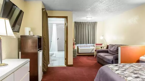 Rodeway Inn & Suites Branford | Connecticut - New Haven (ve civarı) - Branford