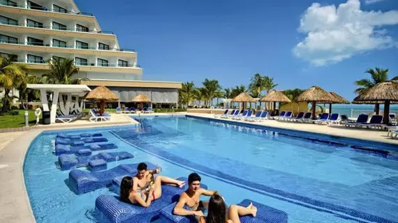 Riu Caribe All Inclusive | Quintana Roo - Benito Juárez - Cancun (ve civarı) - Oteller Bölgesi - Avenida Kukulkan