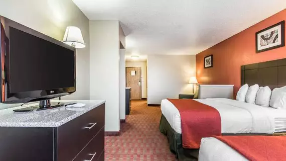 Quality Inn & Suites La Vergne | Tennessee - Nashville-Davidson - Nashville (ve civarı) - La Vergne