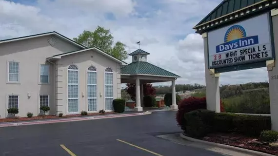 Days Inn Branson / Near the Strip | Missouri - Branson (ve civarı) - Branson - Branson Theater District