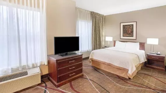 HAWTHORN SUITES BY WYNDHAM BLO | İllinois - Bloomington (ve civarı) - Bloomington