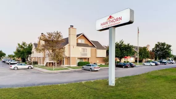 Hawthorn Suites Wichita East | Kansas - Wichita (ve civarı) - Viçita