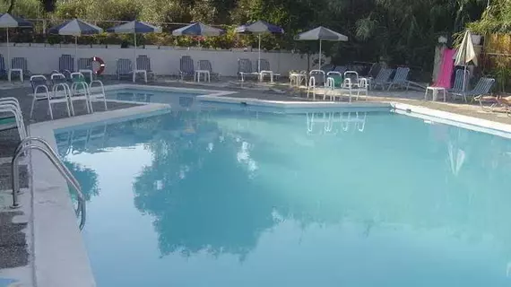 Paradise Hotel | Kuzey Ege Adaları - Samos