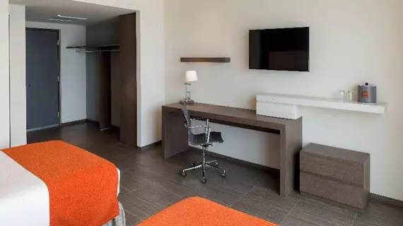 Real Inn Cancún by Camino Real | Quintana Roo - Benito Juárez - Cancun (ve civarı) - Oteller Bölgesi - Avenida Kukulkan