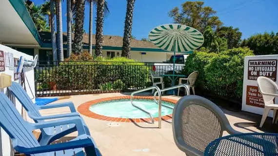 Days Inn Santa Barbara | Kaliforniya - Santa Barbara (ve civarı) - Santa Barbara - Santa Barbara Plajı