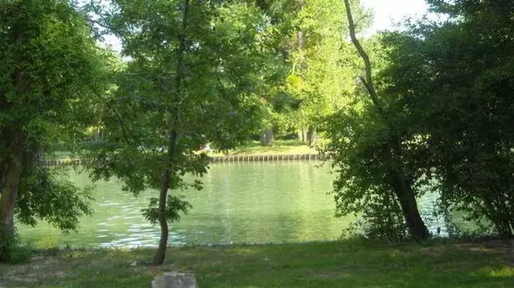 Hôtel Acostel | Ile-de-France - Seine-et-Marne (bölge) - Meaux