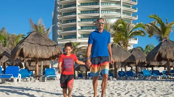 Seadust Cancun Family Resort | Quintana Roo - Benito Juárez - Cancun (ve civarı) - Oteller Bölgesi - Avenida Kukulkan