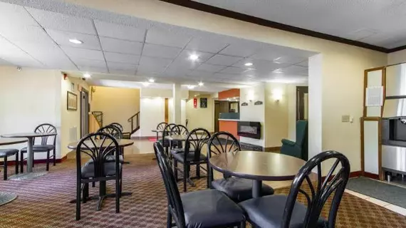 Econo Lodge Madison | Wisconsin - Madison (ve civarı) - Madison