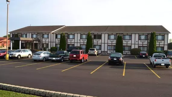 Sky Lodge Inn & Suites - Delavan | Wisconsin - Lake Geneva (ve civarı) - Delavan