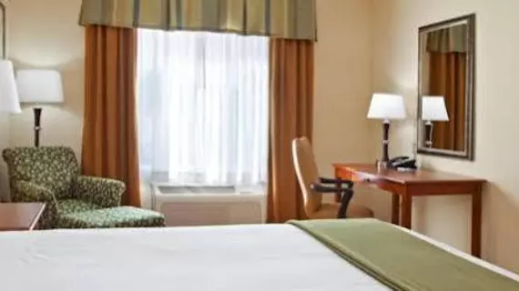 Holiday Inn Express Hotel & Suites Portland | Indiana - Muncie (ve civarı) - Portland