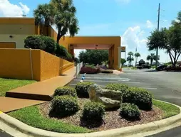 Days Inn & Suites Clermont | Florida - Clermont