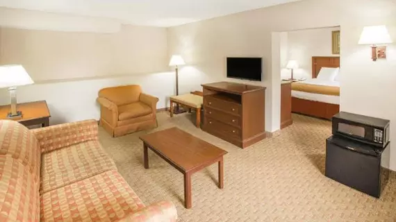 Baymont Inn & Suites Mobile | Alabama - Mobile (ve civarı) - Mobile