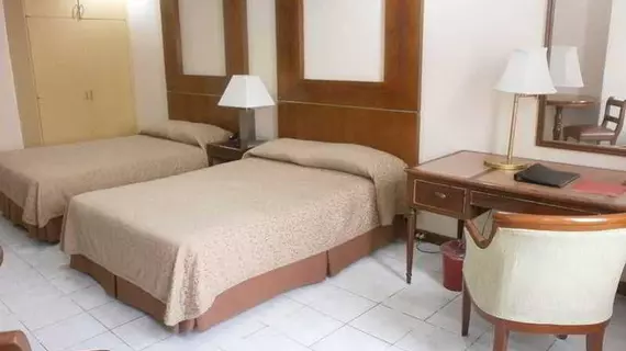 Garden Plaza Hotel and Suites | Rizal - Manila (ve civarı) - Manila - Ermita Night District - Ermita