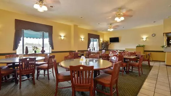 Quality Inn & Suites Near Fort Sam Houston | Teksas - San Antonio (ve civarı) - San Antonio