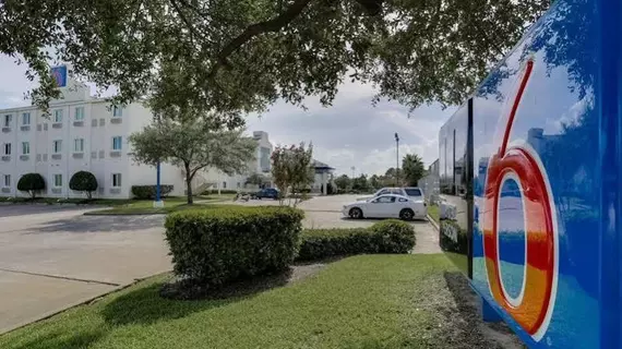 Motel 6 Houston Westchase | Teksas - Houston (ve civarı) - Houston - Westchase