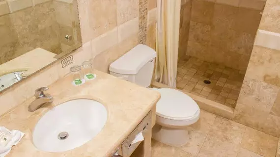 Quality Inn Mazatlan | Sinaloa - Mazatlan (ve civarı) - Mazatlan - Zona Dorada