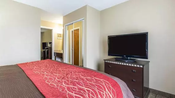 Comfort Inn & Suites Airport and Expo | Kentucky - Louisville (ve civarı) - Louisville